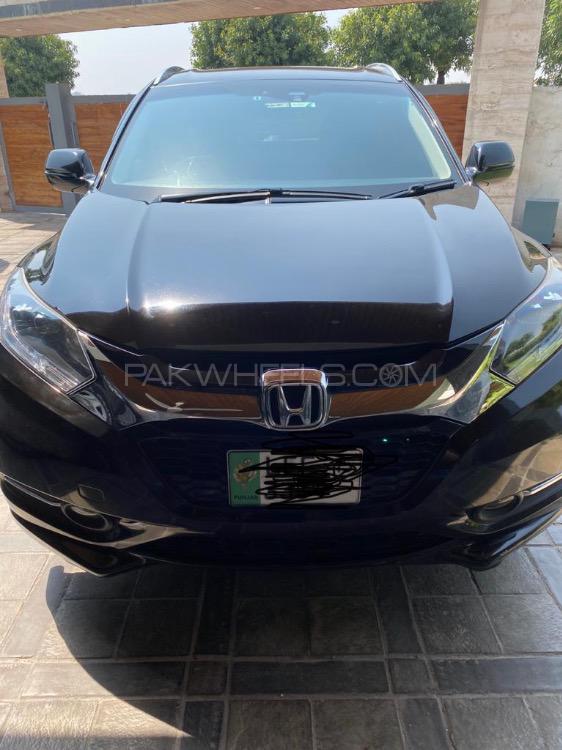 Honda Vezel 2015 for Sale in Rawalpindi Image-1