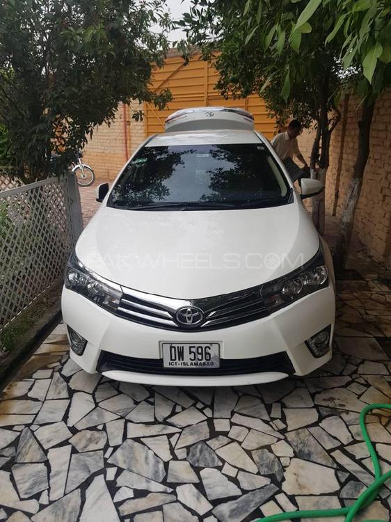 Toyota Corolla 2015 for Sale in Peshawar Image-1