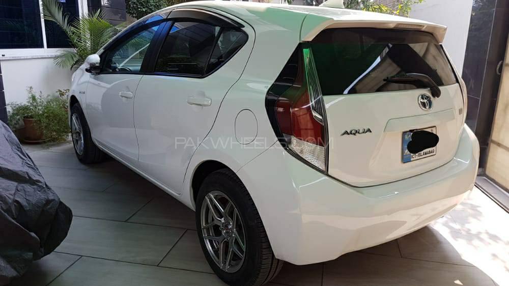 ٹویوٹا اکوا 2015 for Sale in سیالکوٹ ٹویوٹا اکوا 2015 for Sale in سیالکوٹ Image-3