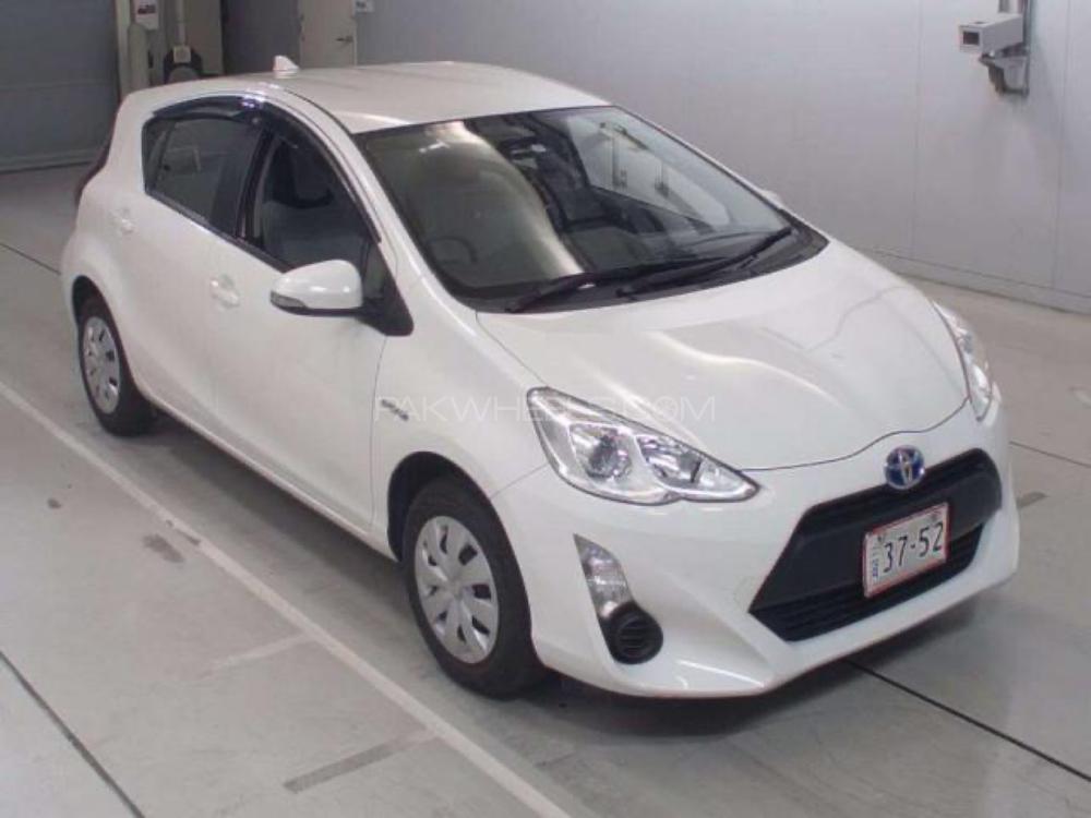 Toyota Aqua 2017 for Sale in Peshawar Image-1