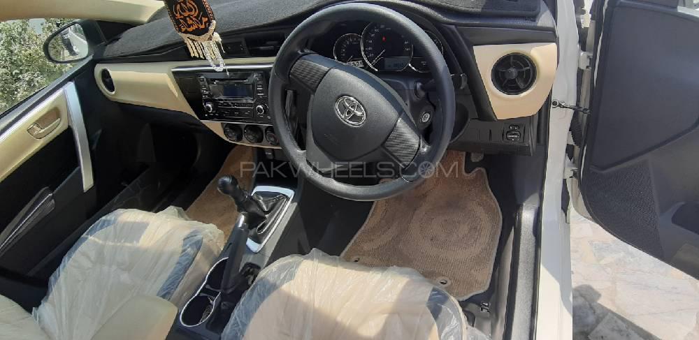 Toyota Corolla 2017 for Sale in Peshawar Toyota Corolla 2017 for Sale in Peshawar Image-9