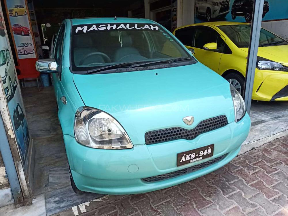 Toyota Vitz 2000 for Sale in Multan Image-1