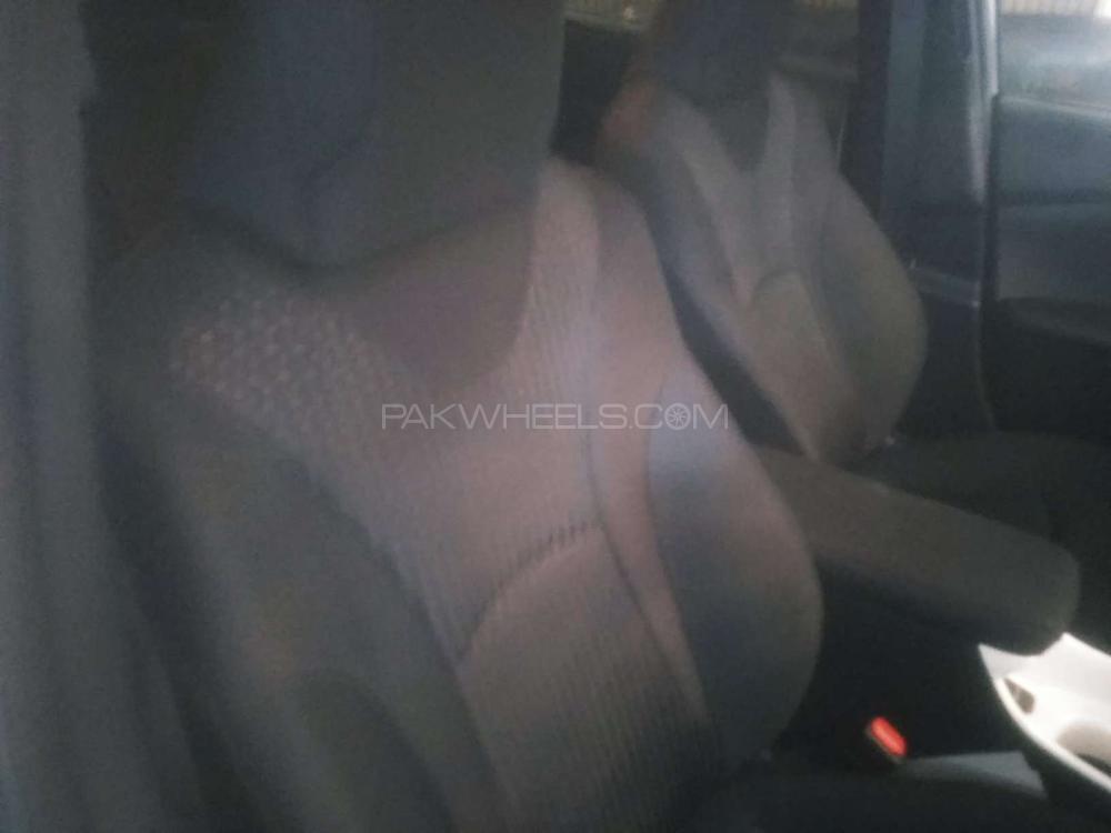 Toyota Prius 2016 for Sale in Rawalpindi Toyota Prius 2016 for Sale in Rawalpindi Image-7