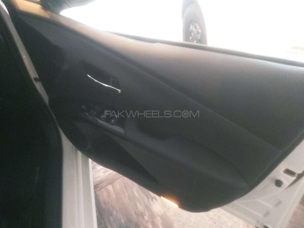 Toyota Prius 2016 for Sale in Rawalpindi Toyota Prius 2016 for Sale in Rawalpindi Image-8