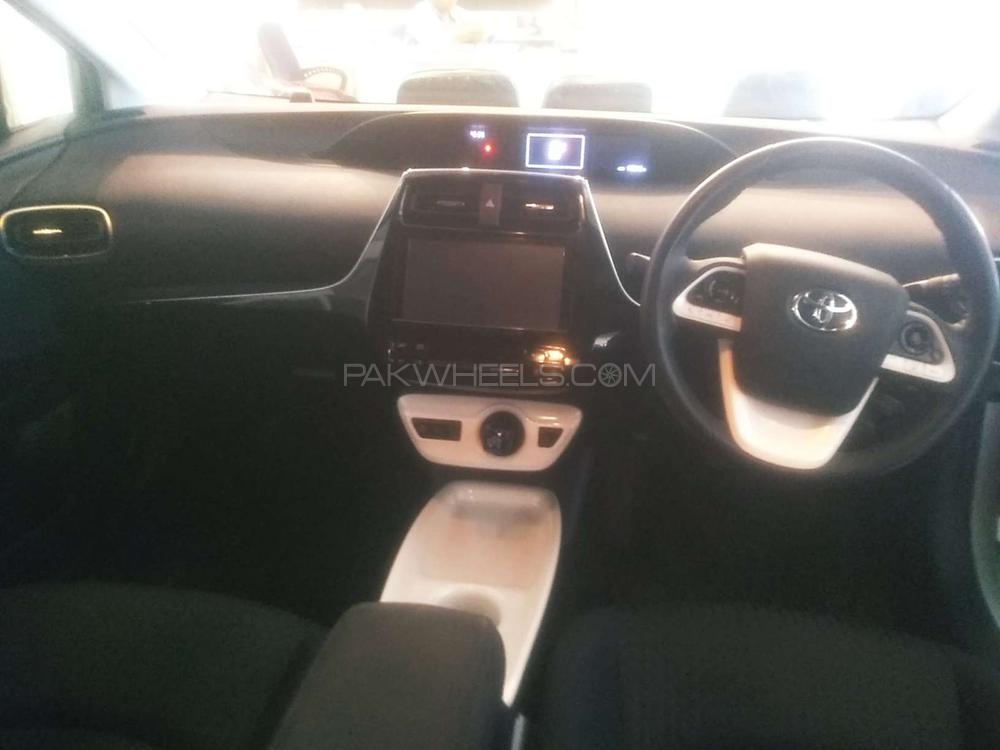 Toyota Prius 2016 for Sale in Rawalpindi Toyota Prius 2016 for Sale in Rawalpindi Image-10