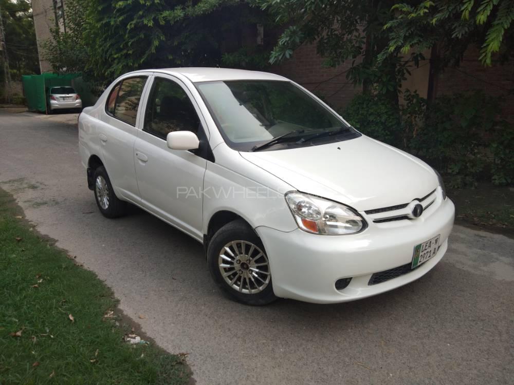 Toyota Platz 2004 for Sale in Lahore Image-1