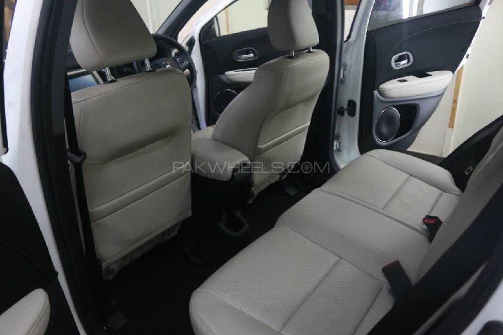 Honda Vezel 2015 for Sale in Karachi Honda Vezel 2015 for Sale in Karachi Image-13