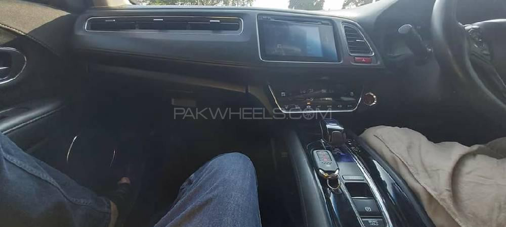 Honda Vezel 2014 for Sale in Lahore Honda Vezel 2014 for Sale in Lahore Image-13
