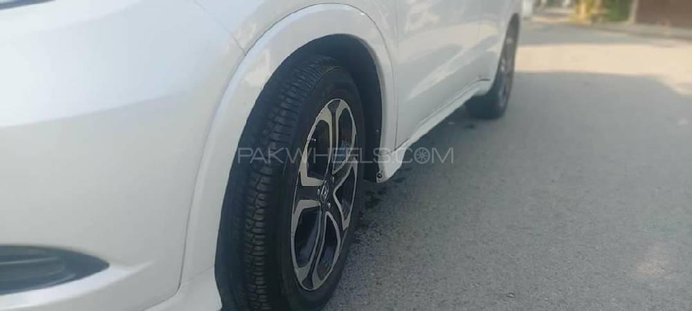 Honda Vezel 2014 for Sale in Lahore Honda Vezel 2014 for Sale in Lahore Image-5