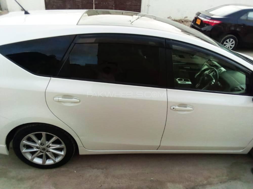 Toyota Prius 2012 for Sale in Karachi Toyota Prius 2012 for Sale in Karachi Image-9