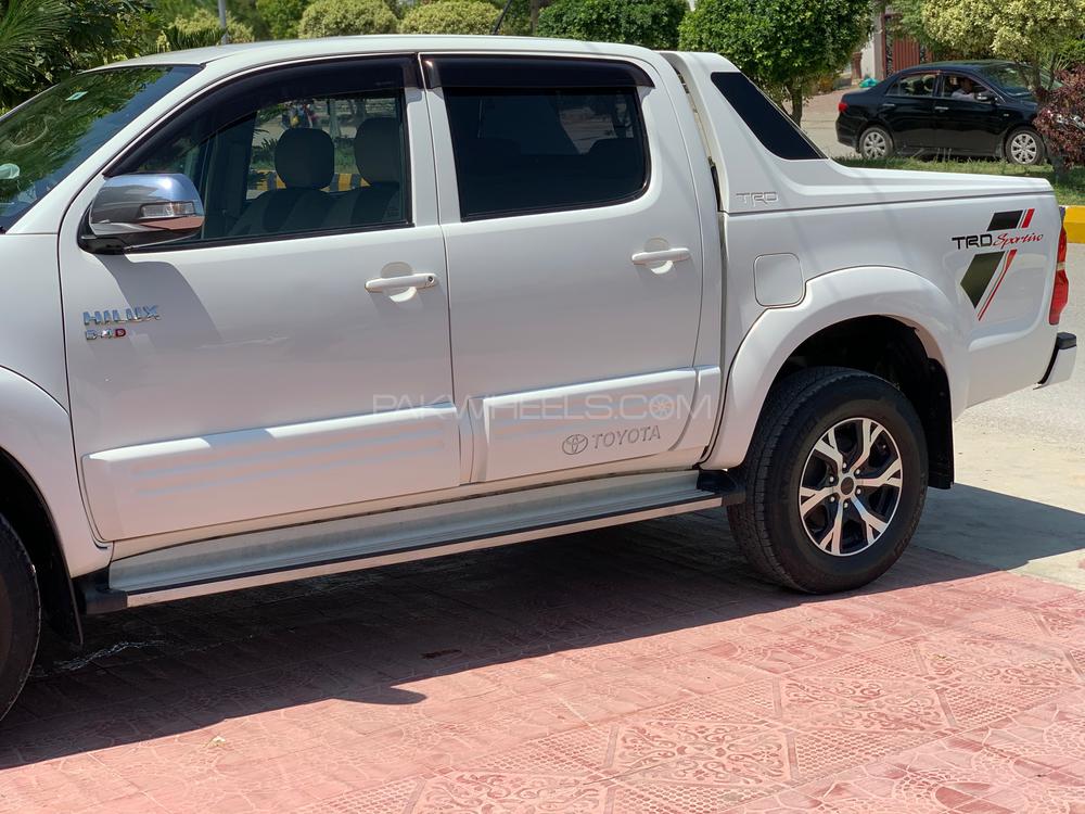 Toyota Hilux 2016 for Sale in Islamabad Toyota Hilux 2016 for Sale in Islamabad Image-16