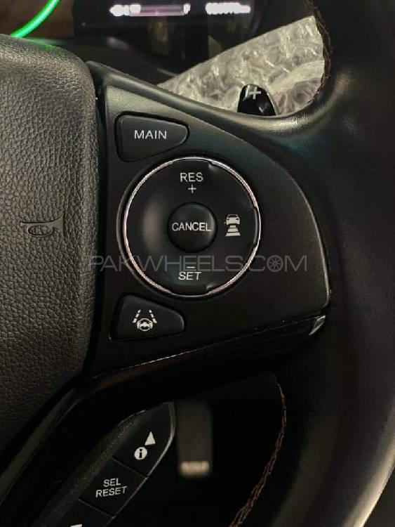 Honda Vezel 2018 for Sale in Peshawar Honda Vezel 2018 for Sale in Peshawar Image-11