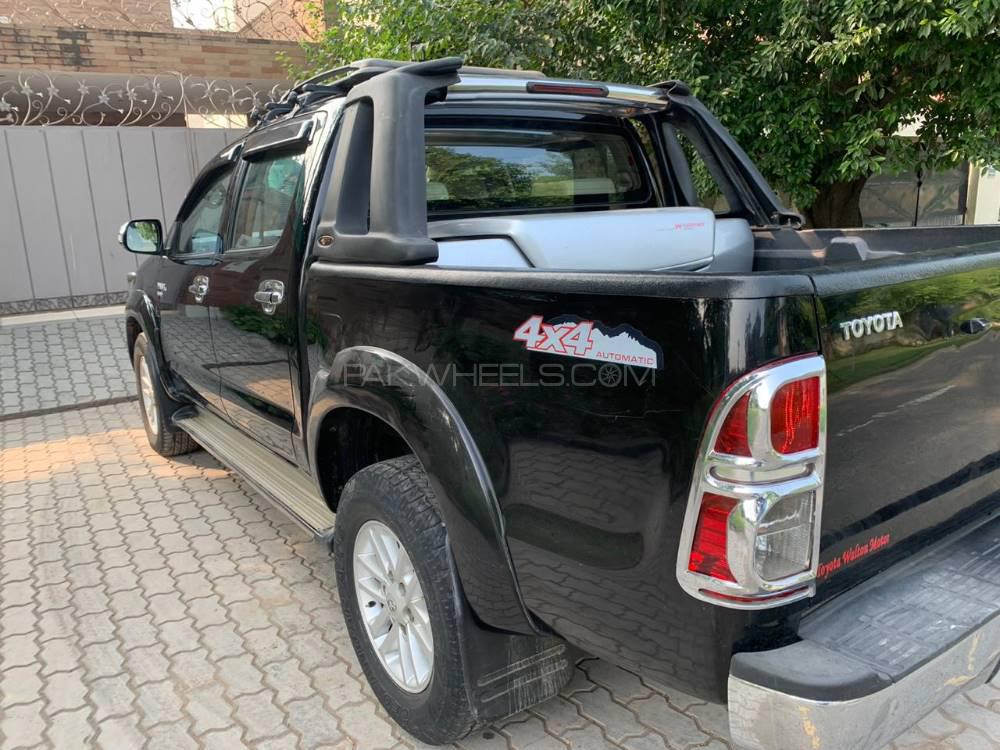 Toyota Hilux 2014 for Sale in Lahore Toyota Hilux 2014 for Sale in Lahore Image-5