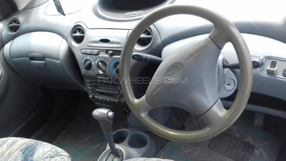 Toyota Vitz 2000 for Sale in Swat Toyota Vitz 2000 for Sale in Swat Image-3