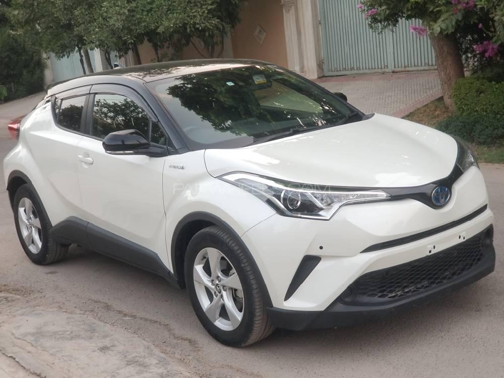 Toyota C-HR 2017 for Sale in Peshawar Toyota C-HR 2017 for Sale in Peshawar Image-6