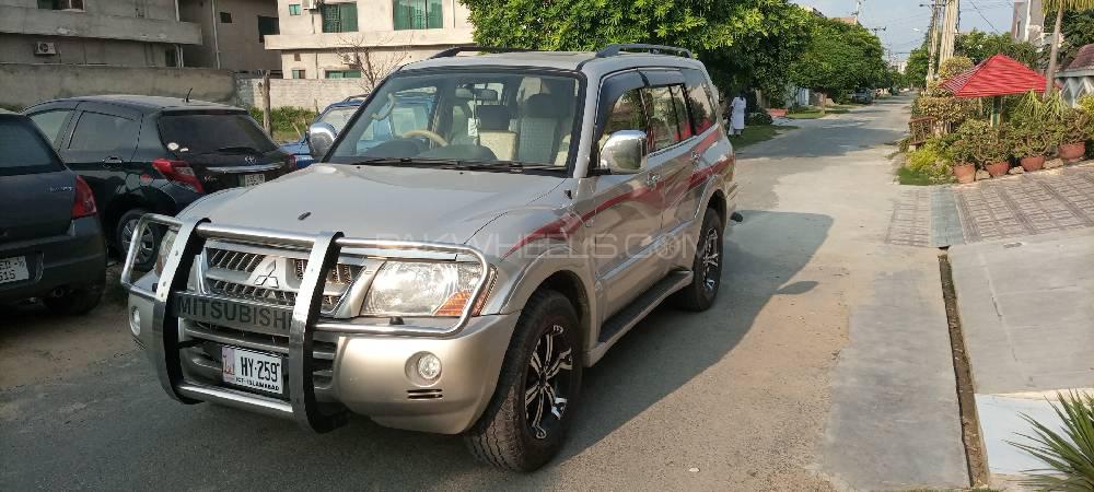 Mitsubishi Pajero 2004 for Sale in Lahore Image-1