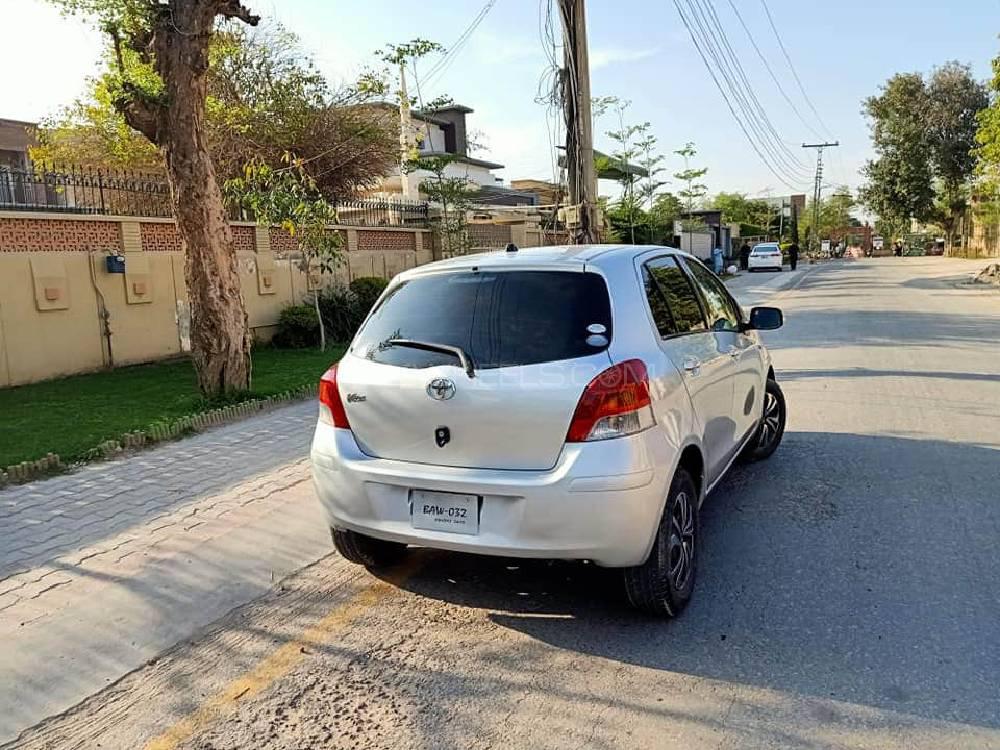 Toyota Vitz 2009 for Sale in Multan Image-1