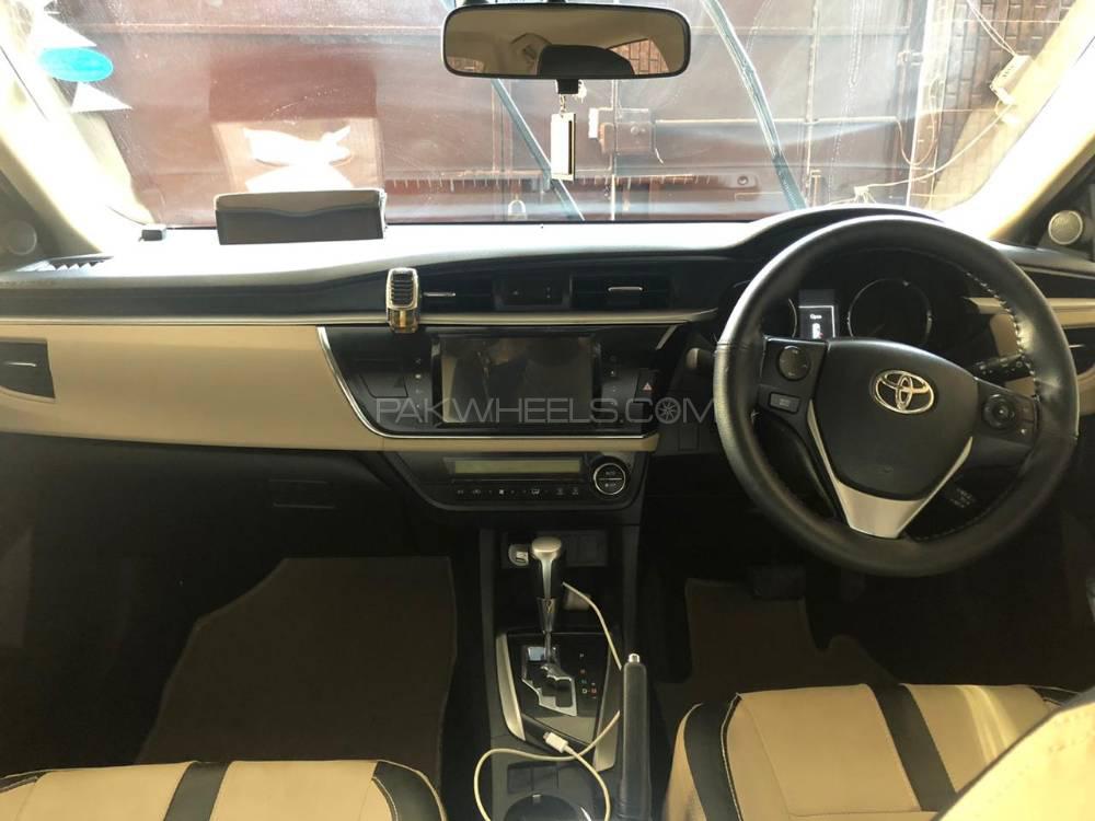 Toyota Corolla 2016 for Sale in Karachi Image-1