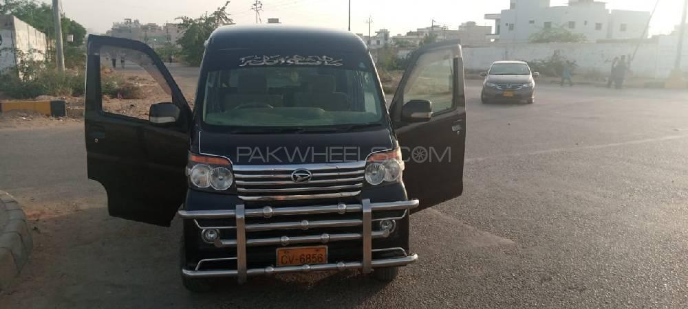 Daihatsu Atrai Wagon 2011 for Sale in Karachi Image-1
