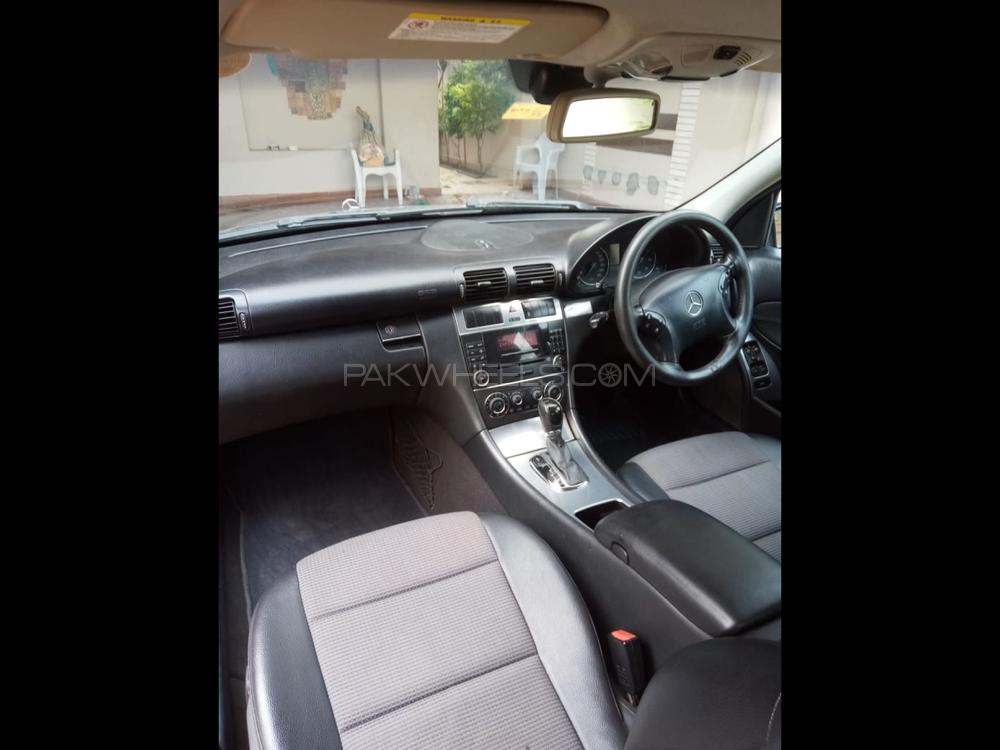 Mercedes Benz C Class 2004 for Sale in Lahore Mercedes Benz C Class 2004 for Sale in Lahore Image-8