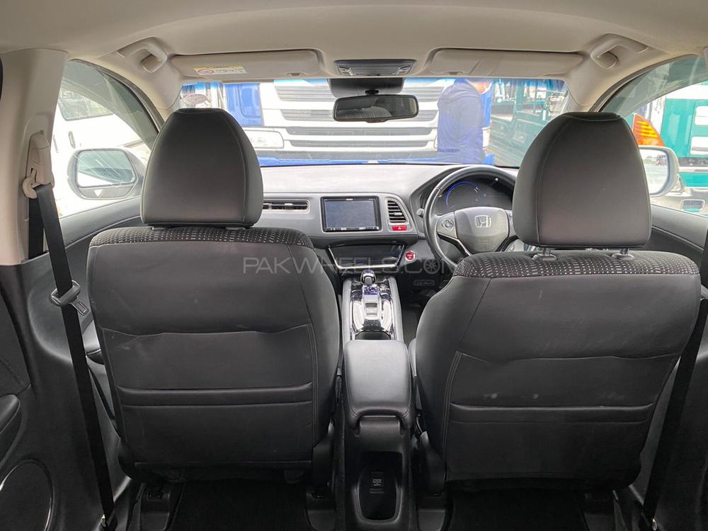 Honda Vezel 2015 for Sale in Peshawar Honda Vezel 2015 for Sale in Peshawar Image-13