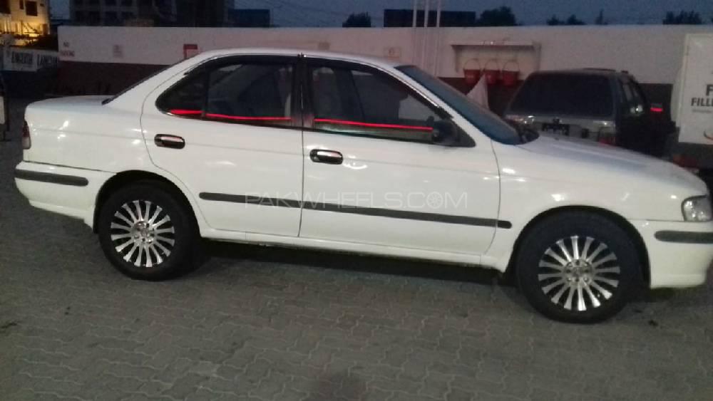Nissan Sunny 2000 for Sale in Peshawar Image-1