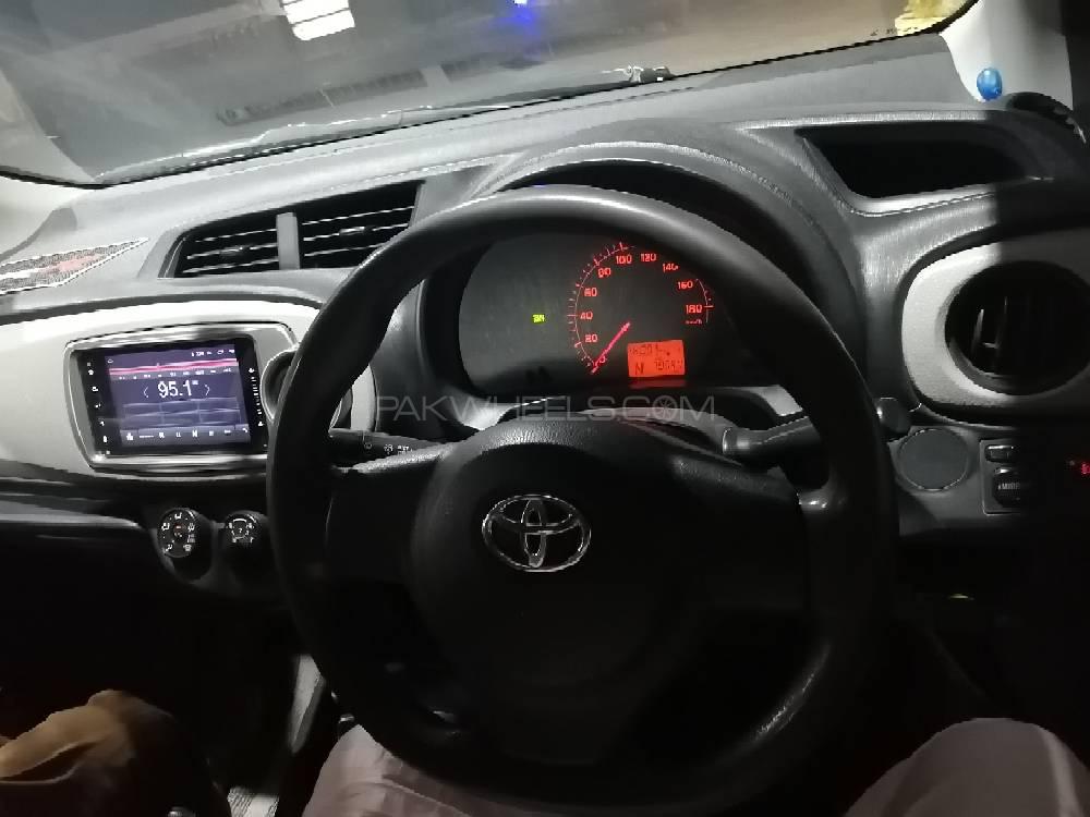 Toyota Vitz 2014 for Sale in Sahiwal Toyota Vitz 2014 for Sale in Sahiwal Image-7