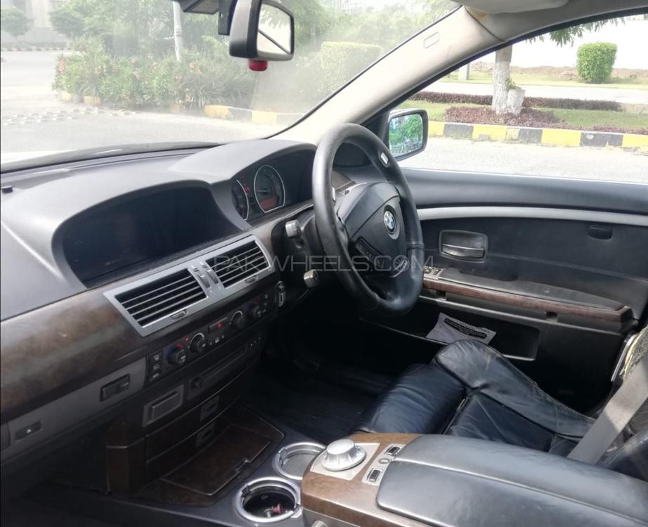 BMW 7 Series 2003 for Sale in Islamabad BMW 7 Series 2003 for Sale in Islamabad Image-10