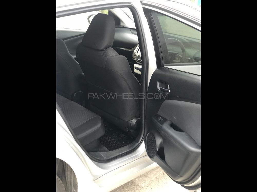 Toyota Prius 2016 for Sale in Karachi Toyota Prius 2016 for Sale in Karachi Image-10