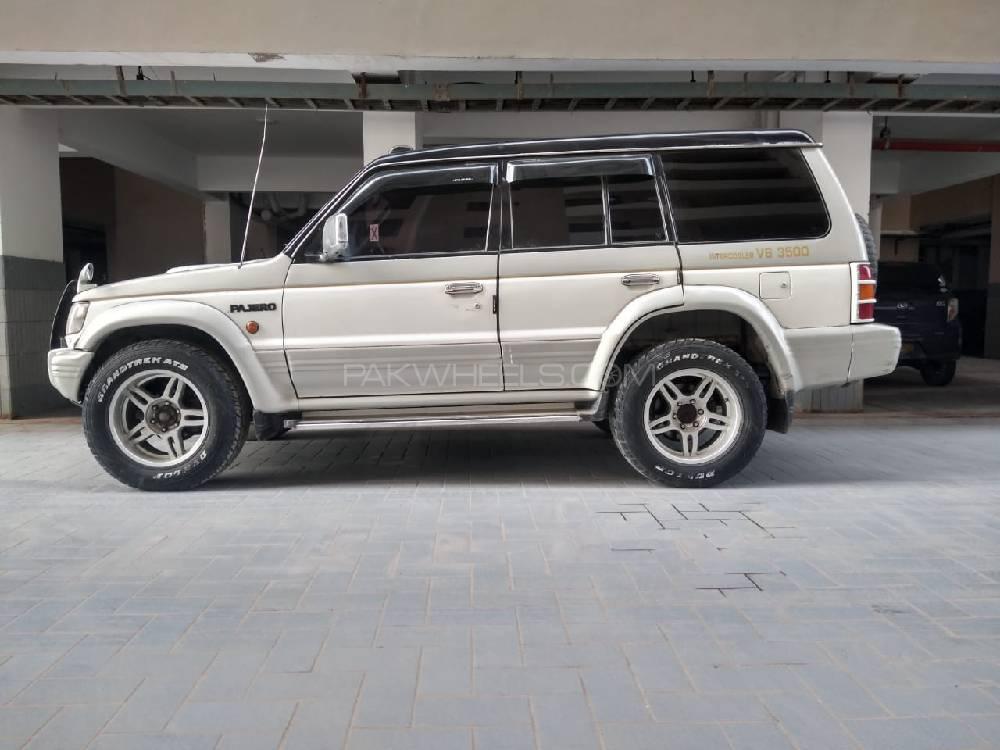 Mitsubishi Pajero 1997 for Sale in Karachi Mitsubishi Pajero 1997 for Sale in Karachi Image-3