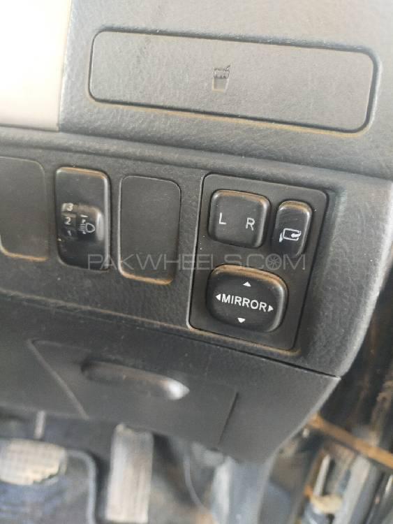 Daihatsu Move 2006 for Sale in Sahiwal Daihatsu Move 2006 for Sale in Sahiwal Image-5