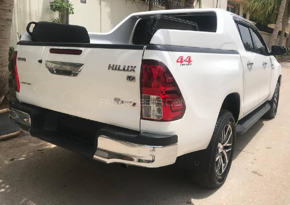 Toyota Hilux 2018 for Sale in Karachi Toyota Hilux 2018 for Sale in Karachi Image-5