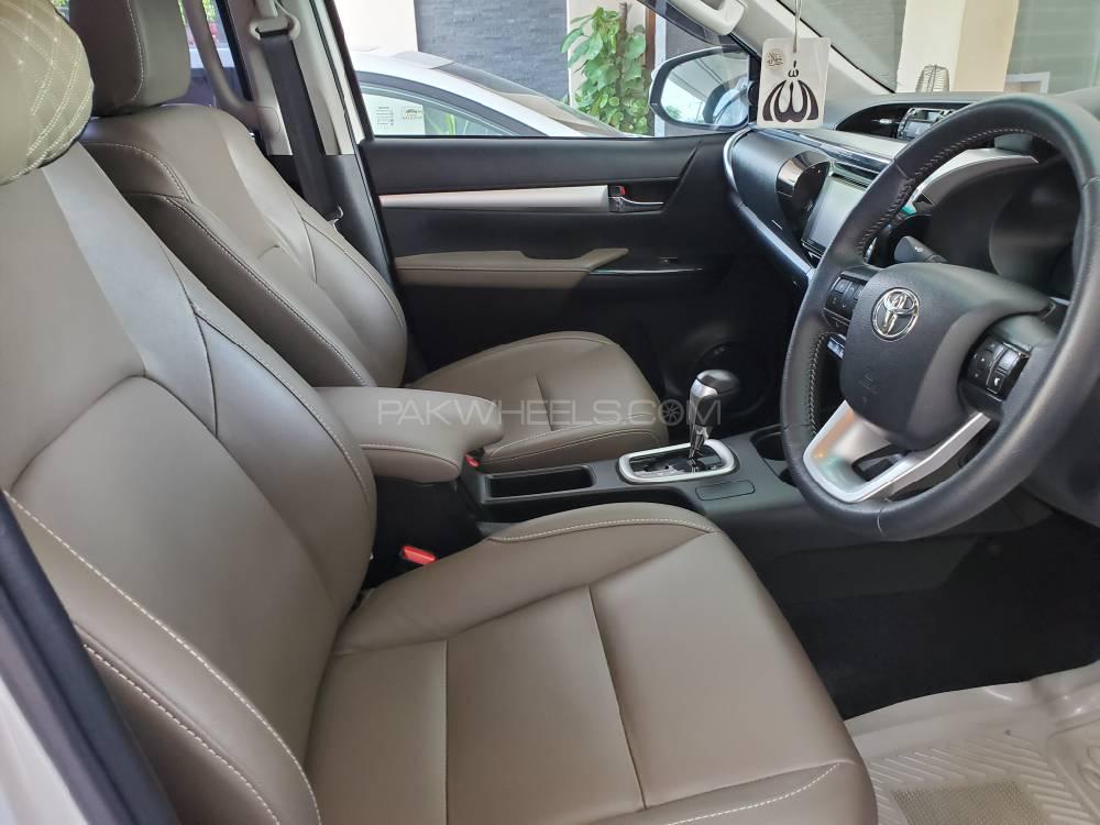 Toyota Hilux 2017 for Sale in Lahore Toyota Hilux 2017 for Sale in Lahore Image-11