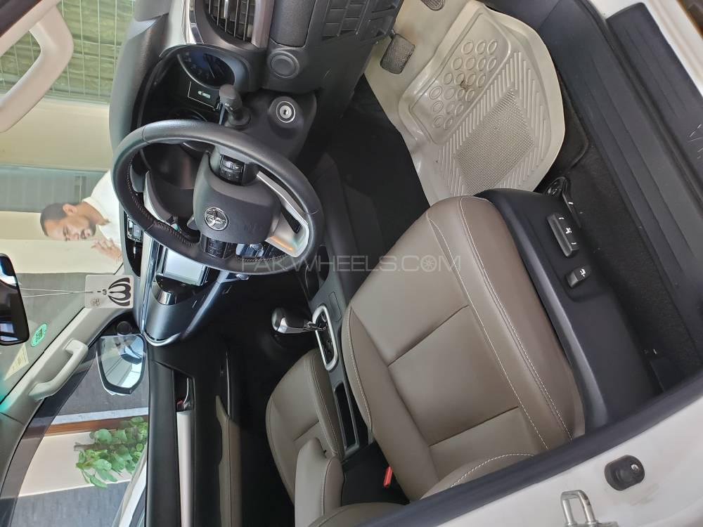 Toyota Hilux 2017 for Sale in Lahore Toyota Hilux 2017 for Sale in Lahore Image-10