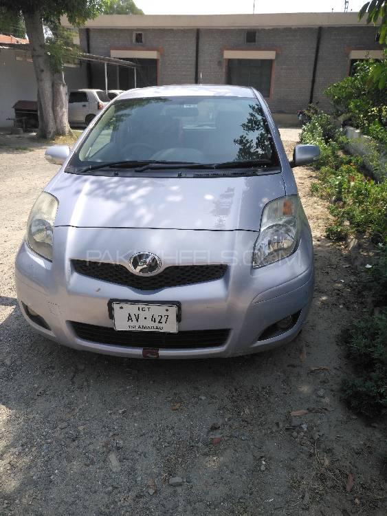 Toyota Vitz 2010 for Sale in Nowshera cantt Image-1