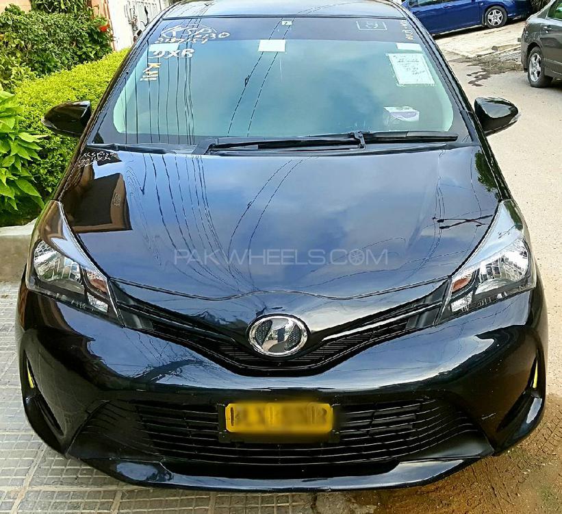 Toyota Vitz 2015 for Sale in Karachi Image-1