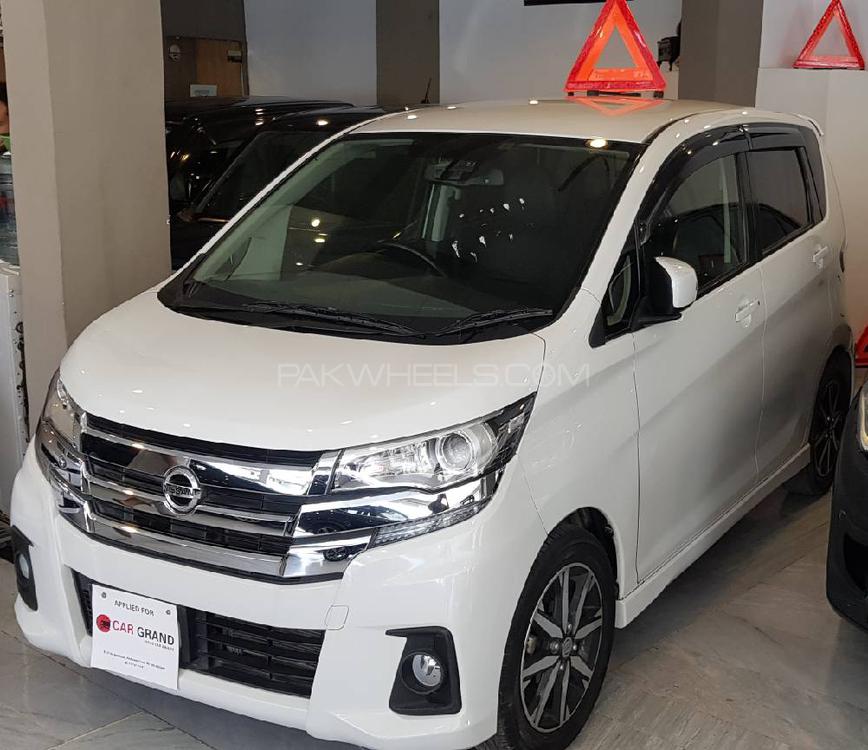 Nissan Dayz Highway Star 2017 for Sale in Peshawar Nissan Dayz Highway Star 2017 for Sale in Peshawar Image-2