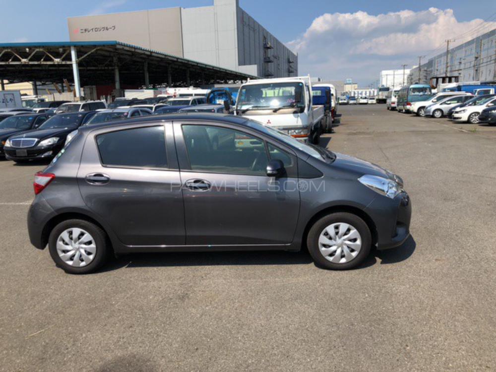 Toyota Vitz 2017 for Sale in Sahiwal Toyota Vitz 2017 for Sale in Sahiwal Image-5