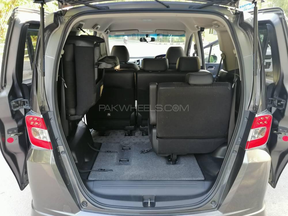 Honda Freed 2015 for Sale in Rawalpindi Honda Freed 2015 for Sale in Rawalpindi Image-18