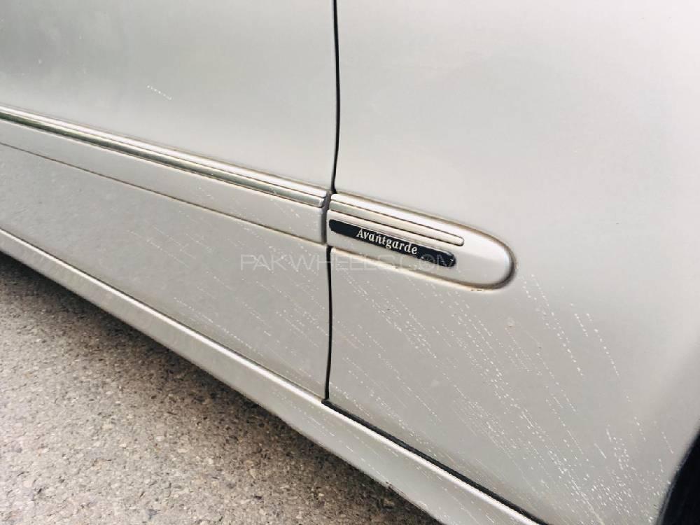 Mercedes Benz E Class 2004 for Sale in Lahore Mercedes Benz E Class 2004 for Sale in Lahore Image-8