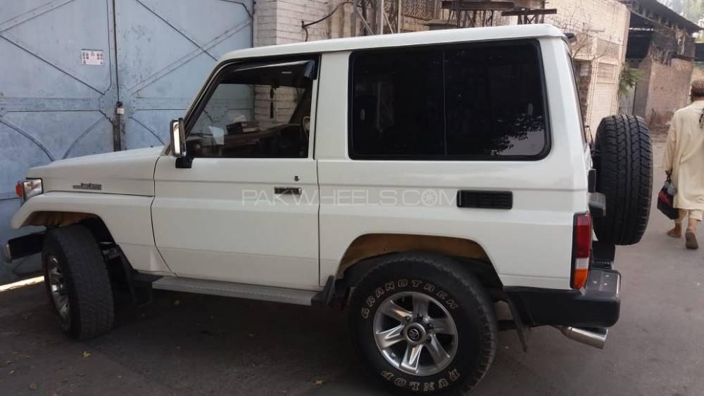 Toyota Land Cruiser - 1990  Toyota Land Cruiser - 1990  Image-4