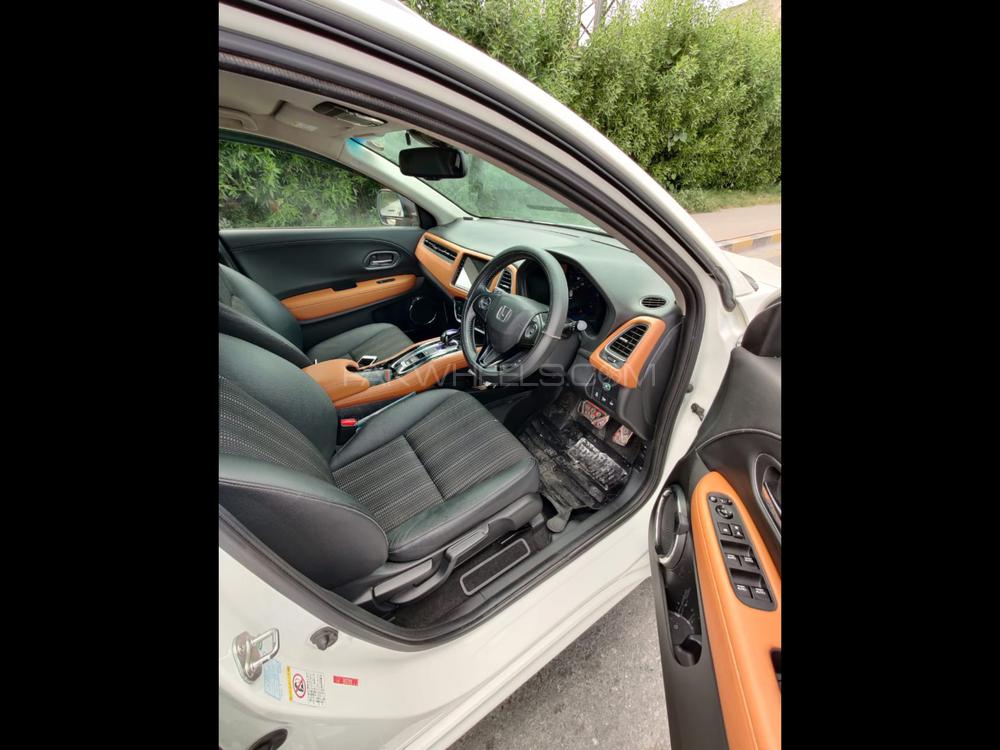 Honda Vezel 2015 for Sale in Peshawar Image-1