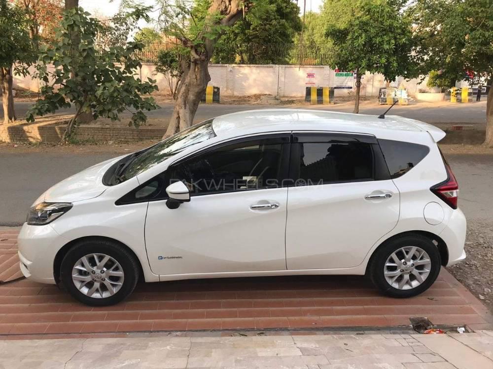 Nissan Note 2018 for Sale in Lahore Image-1