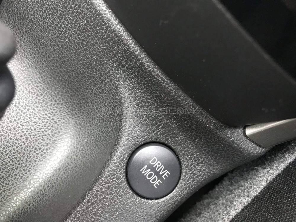 Nissan Note 2018 for Sale in Lahore Nissan Note 2018 for Sale in Lahore Image-12