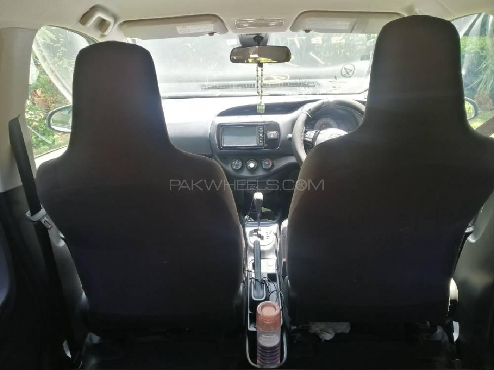 Toyota Vitz 2017 for Sale in Lahore Toyota Vitz 2017 for Sale in Lahore Image-9