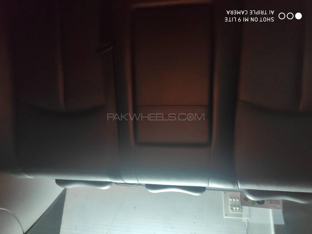 Mercedes Benz E Class 2007 for Sale in Lahore Mercedes Benz E Class 2007 for Sale in Lahore Image-14