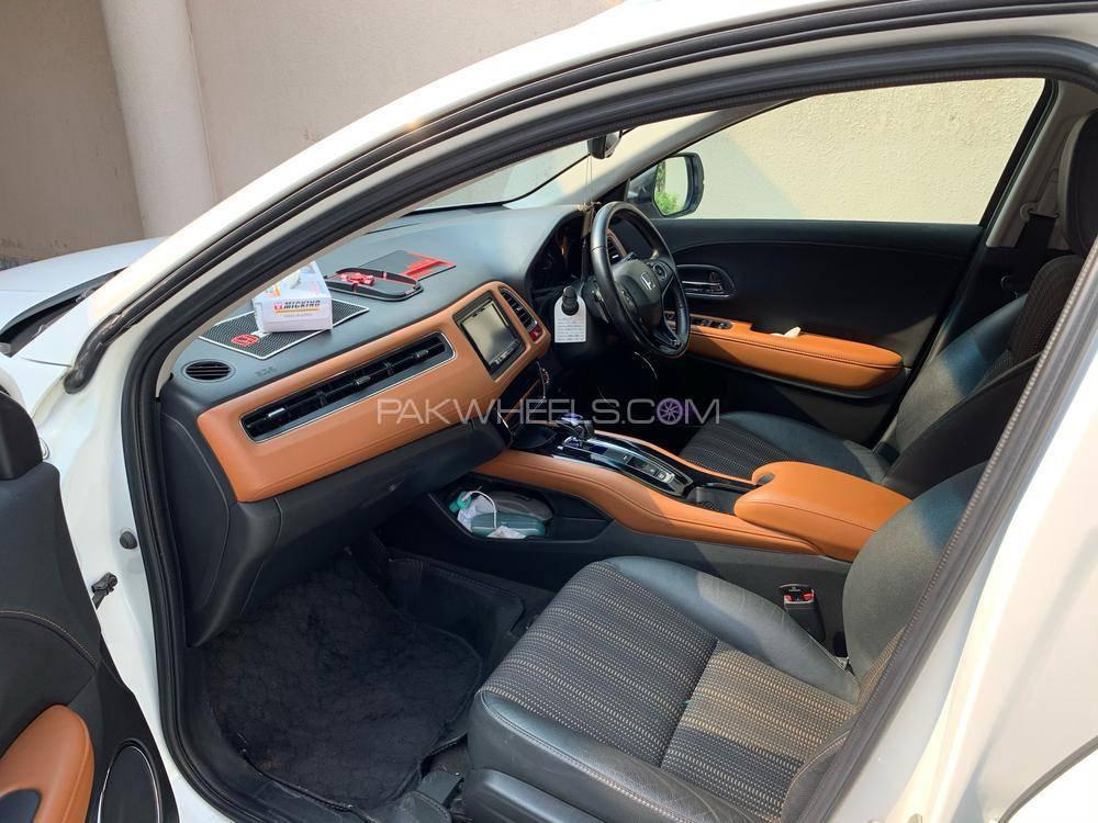 Honda Vezel 2015 for Sale in Faisalabad Honda Vezel 2015 for Sale in Faisalabad Image-4