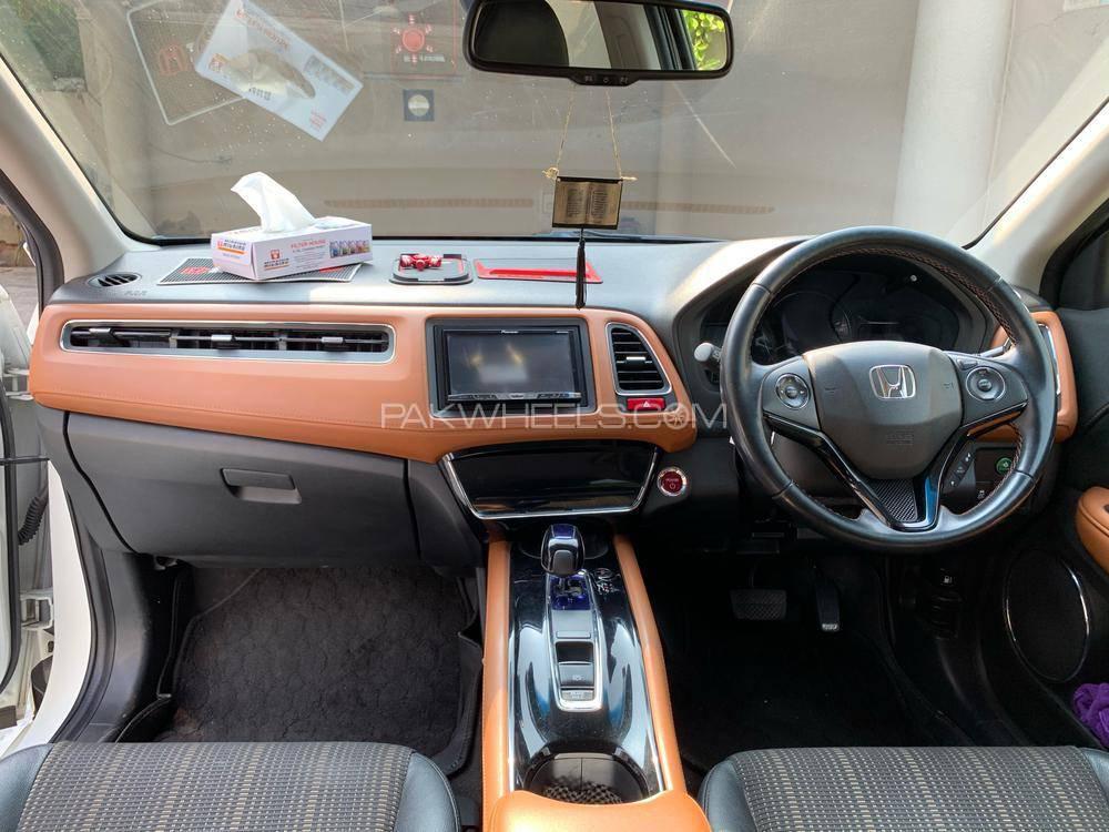 Honda Vezel 2015 for Sale in Faisalabad Honda Vezel 2015 for Sale in Faisalabad Image-5