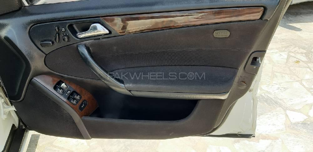 مرسڈیز بینز سی کلاس 2006 for Sale in پشاور مرسڈیز بینز سی کلاس 2006 for Sale in پشاور Image-15