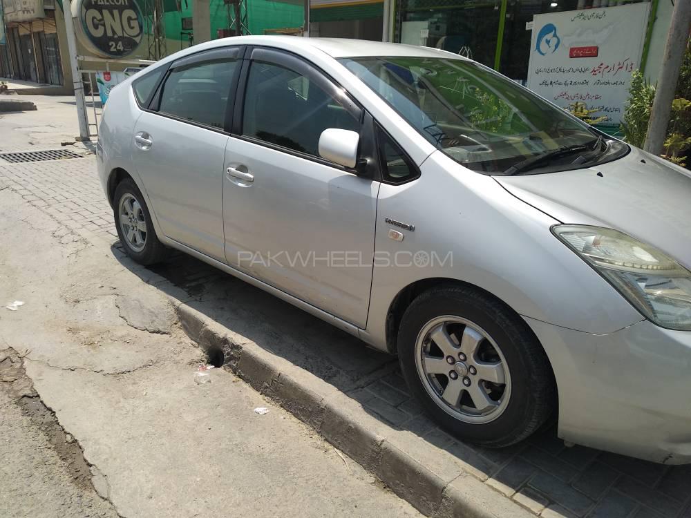 Toyota Prius 2011 for Sale in Peshawar Image-1